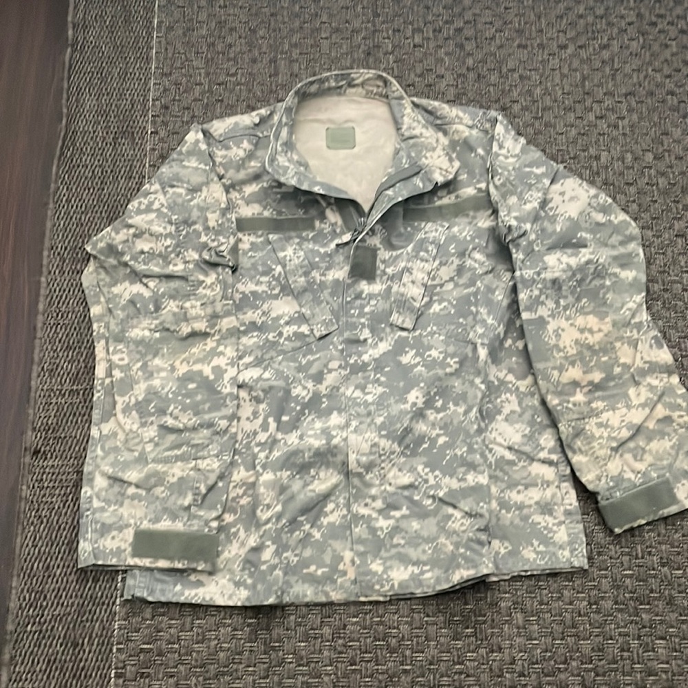 Military fatigue shirts please place your size when ordering. Sold out of L & XL